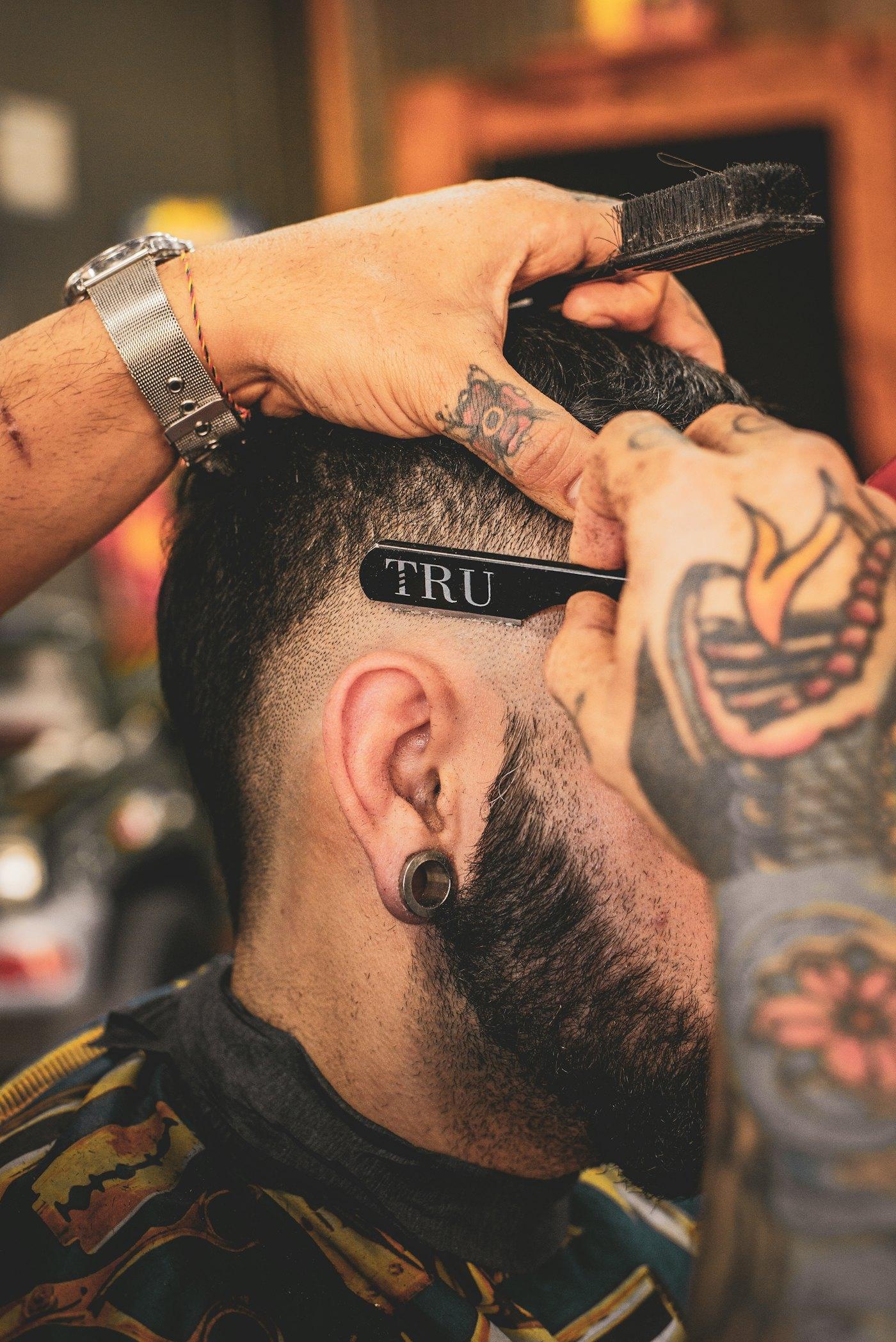 Beard sculpt with clippers